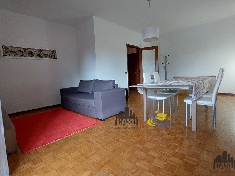 Appartamento in Affitto a Parma, 1'200&euro;, 150 m², arredato