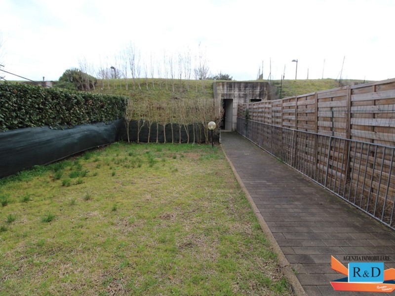 Quadrilocale in Vendita a Colle di Val D'Elsa, 265'000&euro;, 110 m², con Box