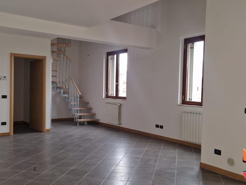 Quadrilocale in Vendita a Colle di Val D'Elsa, 290'000&euro;, 120 m², con Box