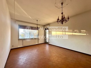 Appartamento in Vendita a Lucca, 188'000&euro;, 150 m², con Box