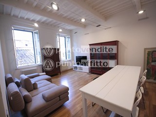 Appartamento in Vendita a Lucca, 380'000&euro;, 110 m², arredato