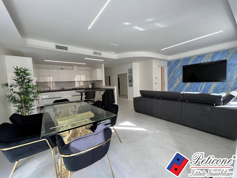 Trilocale in Vendita a Fondi, 245'000&euro;, 130 m²