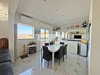Attico in Vendita a Viareggio, 735'000&euro;, 105 m²