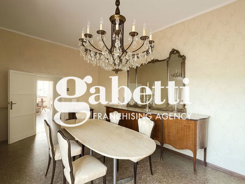 Attico in Vendita a Roma, 308'000&euro;, 115 m²