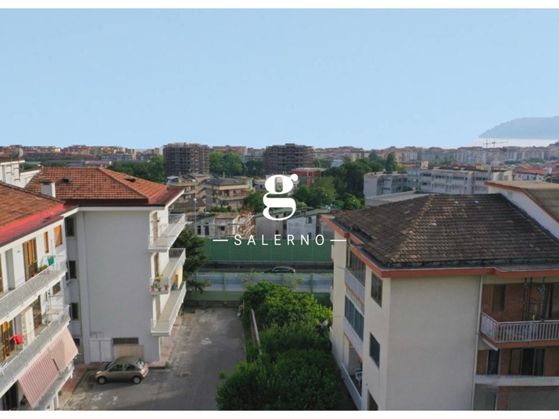 Trilocale in Vendita a Salerno, 389'000&euro;, 100 m², con Box