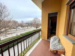 Appartamento in Vendita a Alba, 305'000&euro;, 180 m², con Box