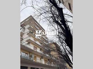 Bilocale in Vendita a Roma, 209'000&euro;, 72 m²