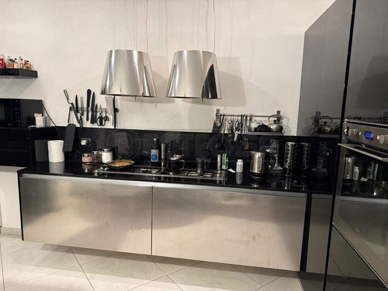 Appartamento in Vendita a Desenzano del Garda, 475'000&euro;, 110 m², arredato