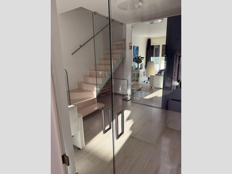 Appartamento in Vendita a Desenzano del Garda, 475'000&euro;, 130 m², arredato