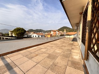 Appartamento in Vendita a Castelgomberto, 138'000&euro;, 162 m²