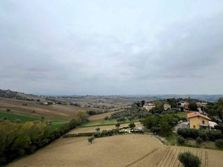 Appartamento in Vendita a Ostra, 140'000&euro;, 168 m², arredato