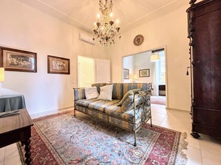 Quadrilocale in Affitto a Massa, 1'500&euro;, 100 m², arredato