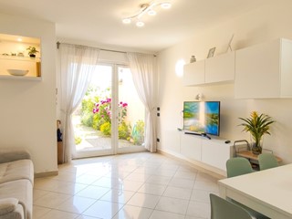 Quadrilocale in Vendita a Camaiore, zona Lido di Camaiore, 380'000&euro;, 70 m², arredato
