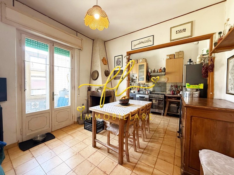 Trilocale in Vendita a Rosignano Marittimo, zona Rosignano Solvay, 100'000&euro;, 80 m²