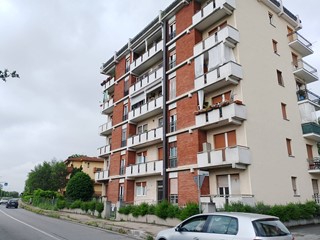 Quadrilocale in Vendita a Chieri, 63'000&euro;, 94 m²