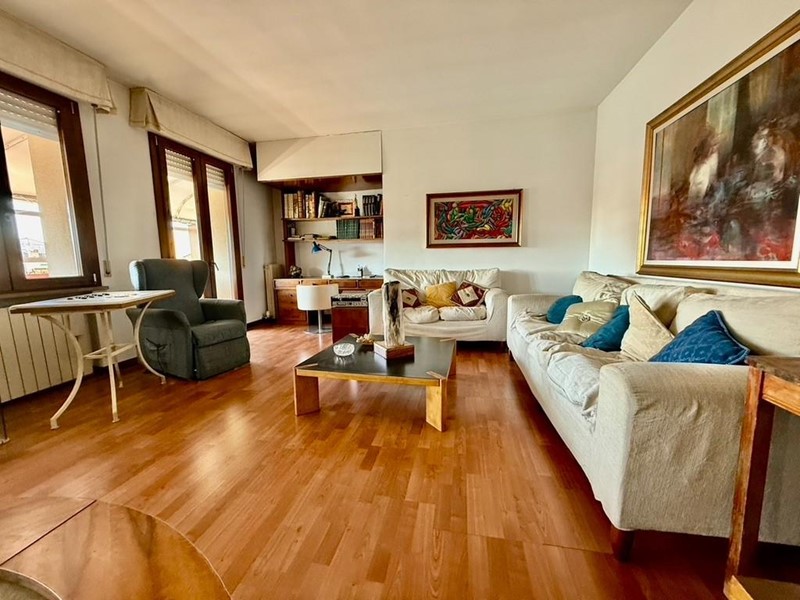 Appartamento in Vendita a Pontedera, 198'000&euro;, 130 m², arredato