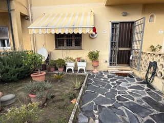 Appartamento in Vendita a Viareggio, 169'000&euro;, 86 m², con Box