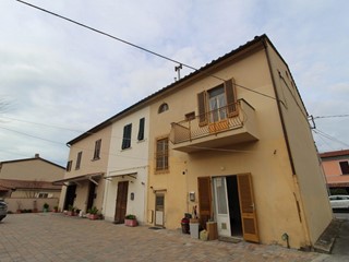 Bilocale in Vendita a Pisa, zona Riglione Oratoio, 83'000&euro;, 50 m²