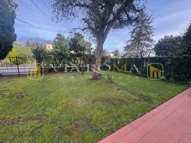 Appartamento in Vendita a Lucca, zona Monte San Quirico, 270'000&euro;, 125 m², arredato