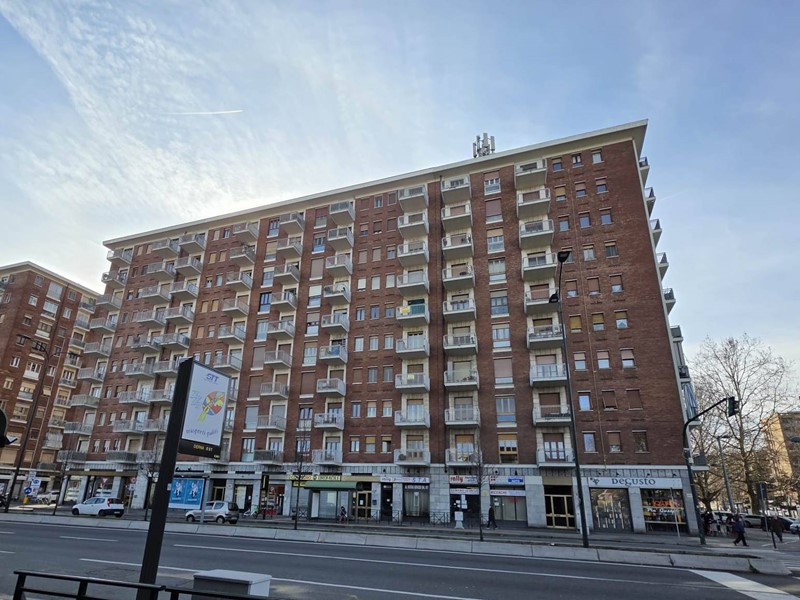 Trilocale in Vendita a Torino, 97'000&euro;, 83 m²