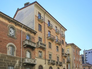 Bilocale in Vendita a Torino, 255'000&euro;, 70 m²