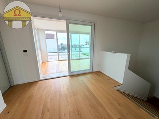 Attico in Vendita a Ponzano Veneto, 385'000&euro;, 187 m²