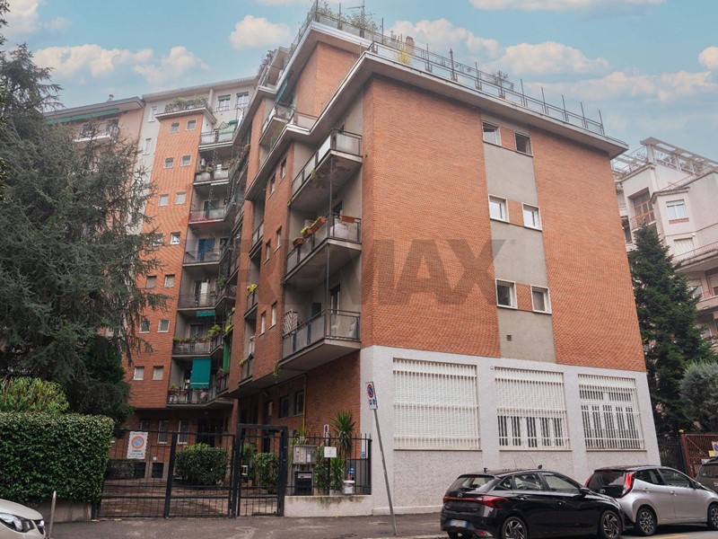 Bilocale in Vendita a Milano, 295'000&euro;, 57 m²