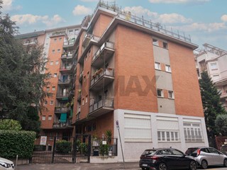 Bilocale in Vendita a Milano, 295'000&euro;, 57 m²