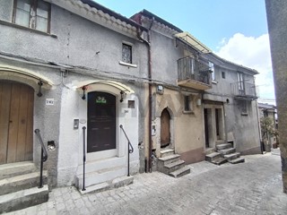 Trilocale in Vendita a Morcone, 23'500&euro;, 58 m²
