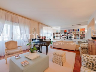 Appartamento in Vendita a Venezia, 320'000&euro;, 160 m²