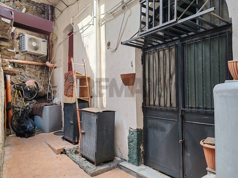 Monolocale in Vendita a Catania, 27'500&euro;, 58 m²