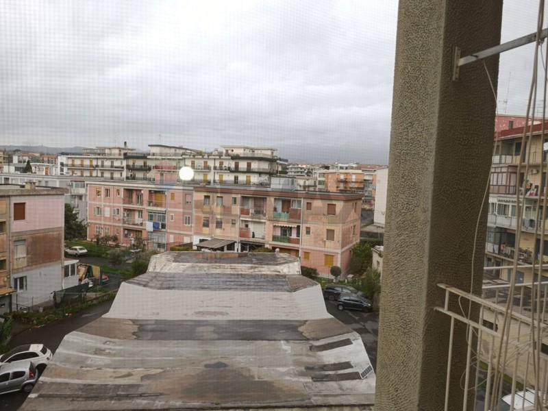 Appartamento in Vendita a Acireale, 64'000&euro;, 128 m²
