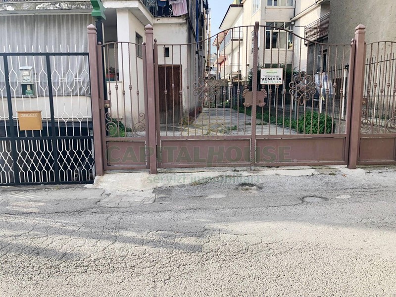 Quadrilocale in Vendita a Sperone, 100'000&euro;, 95 m²