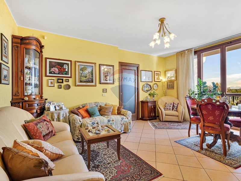 Trilocale in Vendita a San Giuliano Milanese, 127'000&euro;, 81 m²