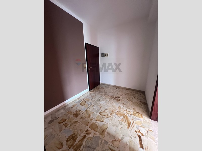 Appartamento in Vendita a Siracusa, 108'000&euro;, 158 m²