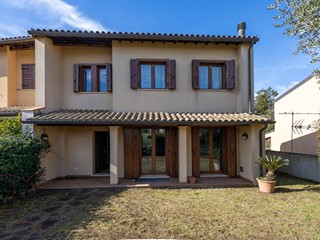 Appartamento in Vendita a Orvieto, 299'000&euro;, 170 m², con Box