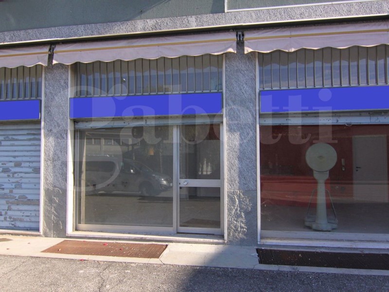 Negozio in Affitto a Busto Arsizio, 1'200&euro;, 162 m²