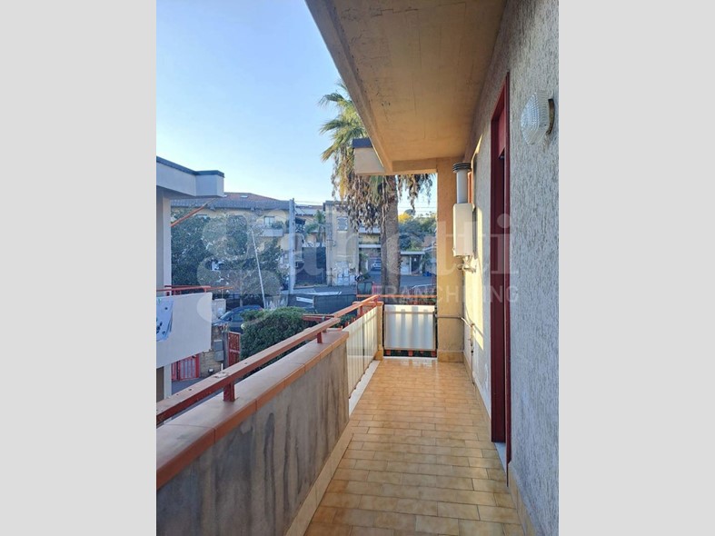 Trilocale in Vendita a Aci Castello, 93'000&euro;, 70 m², con Box