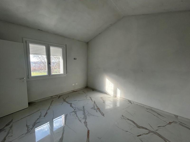 Trilocale in Vendita a Ceregnano, 170'000&euro;, 100 m², con Box