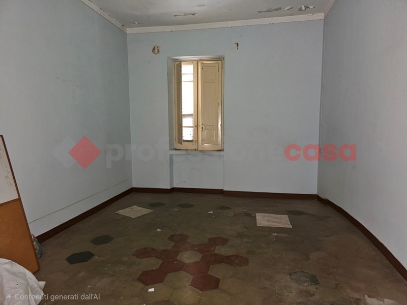 Quadrilocale in Vendita a Messina, 68'000&euro;, 115 m²