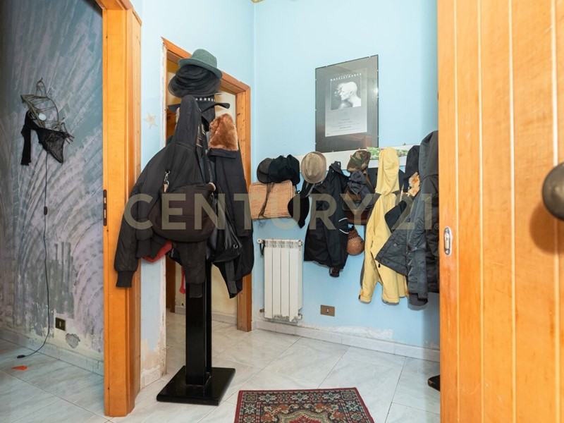 Appartamento in Vendita a Pedara, 130'000&euro;, 140 m², con Box