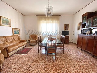 Appartamento in Vendita a Cecina, 300'000&euro;, 140 m², con Box
