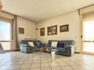 Trilocale in Vendita a Brescia, 169'000&euro;, 111 m², con Box