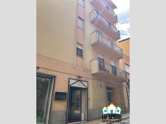 Quadrilocale in Vendita a Alcamo, 210'000&euro;, 220 m²