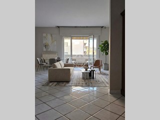 Appartamento in Vendita a Carrara, zona Avenza, 235'000&euro;, 130 m²