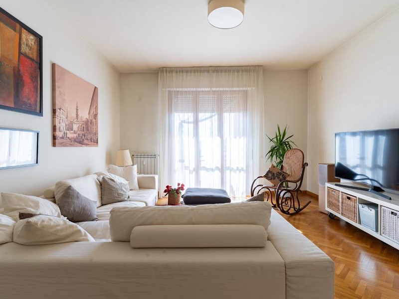 Appartamento in Vendita a Empoli, 350'000&euro;, 125 m², arredato, con Box