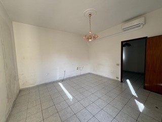 Appartamento in Vendita a Castelfiorentino, 115'000&euro;, 82 m², con Box