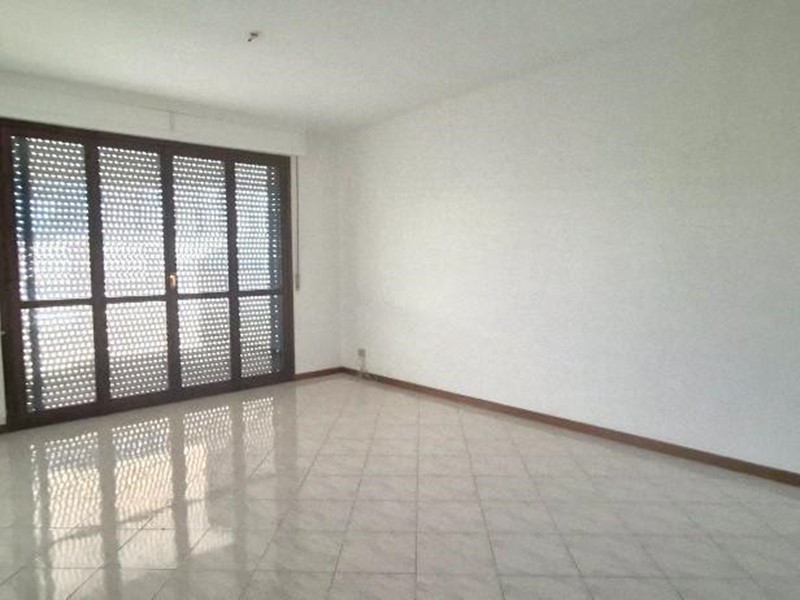 Quadrilocale in Vendita a Cascina, 170'000&euro;, 100 m², arredato, con Box