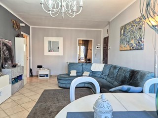 Appartamento in Vendita a Carrara, zona Avenza, 235'000&euro;, 115 m², arredato