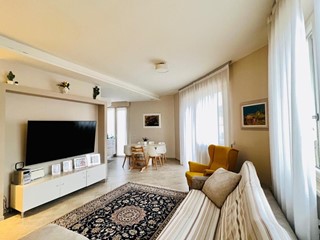 Trilocale in Vendita a Livorno, zona Antignano, 350'000&euro;, 100 m², arredato